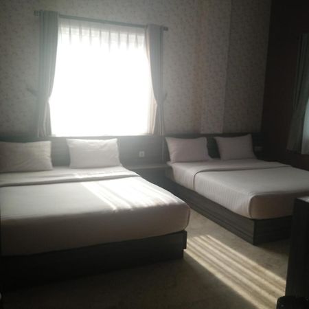 Tulip Guest House Бандунг Экстерьер фото